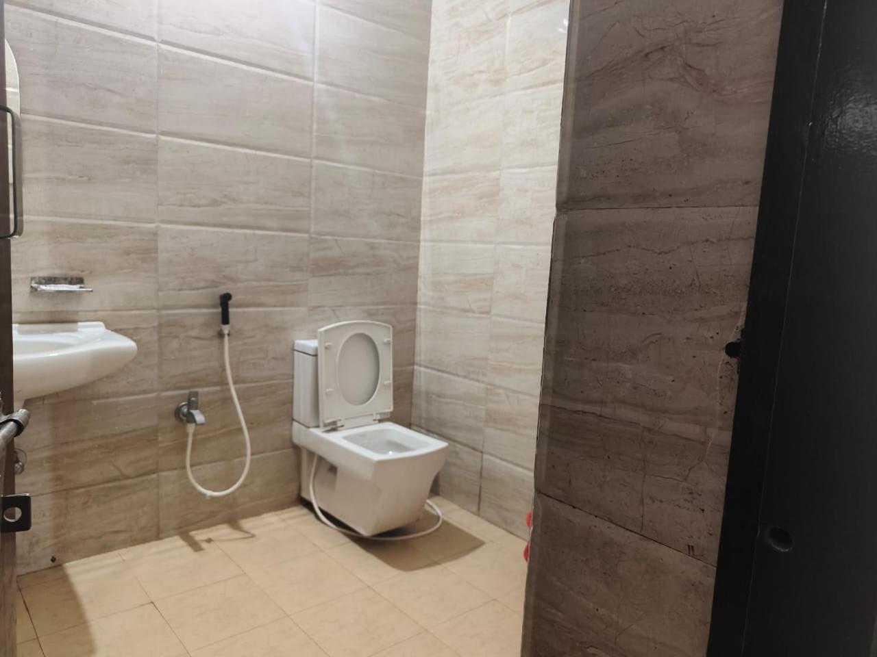 Emerald Euphoria The Luxury Stay Near Infocity Best Seller Bhubaneswar Exterior foto