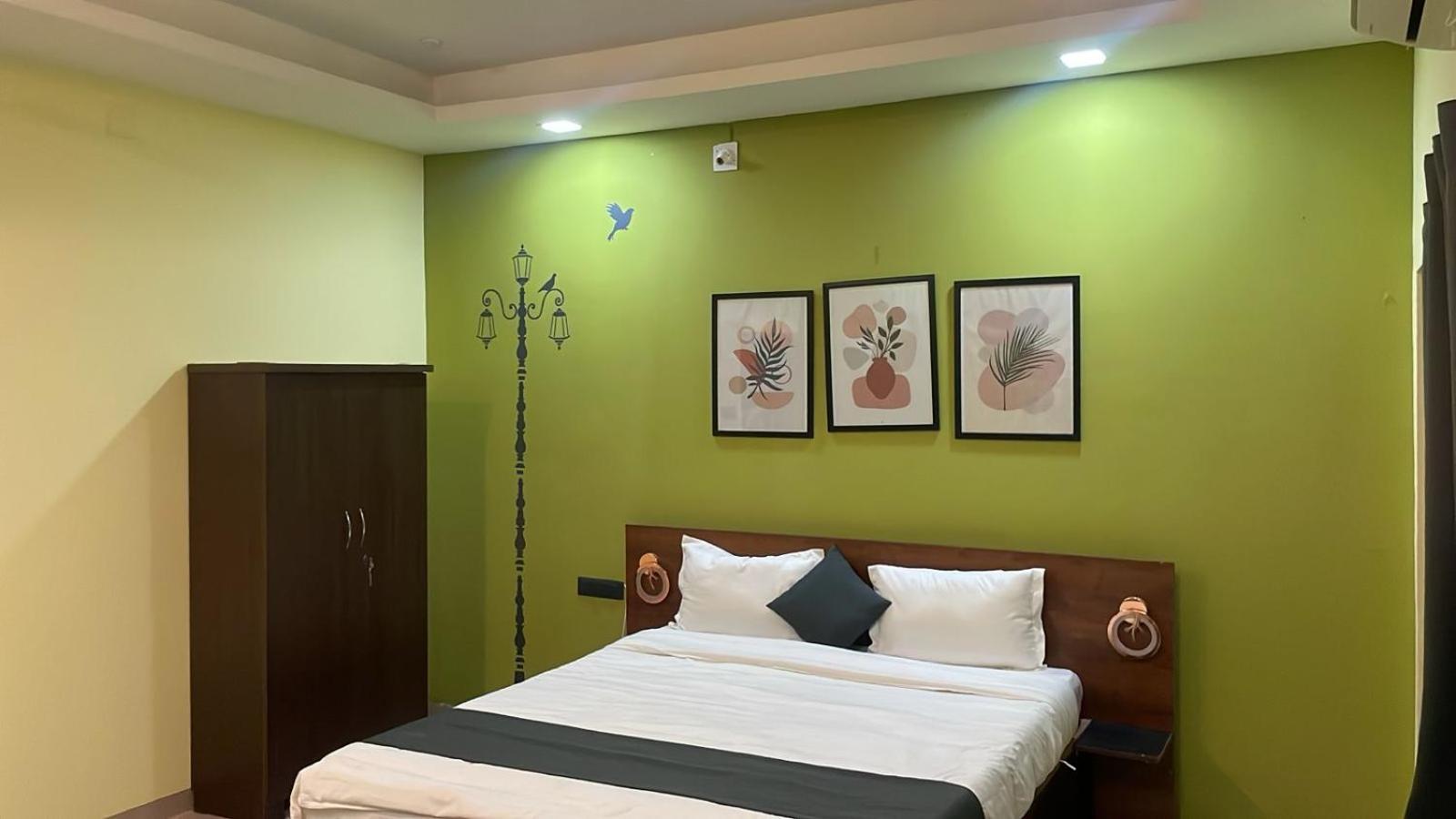 Emerald Euphoria The Luxury Stay Near Infocity Best Seller Bhubaneswar Exterior foto